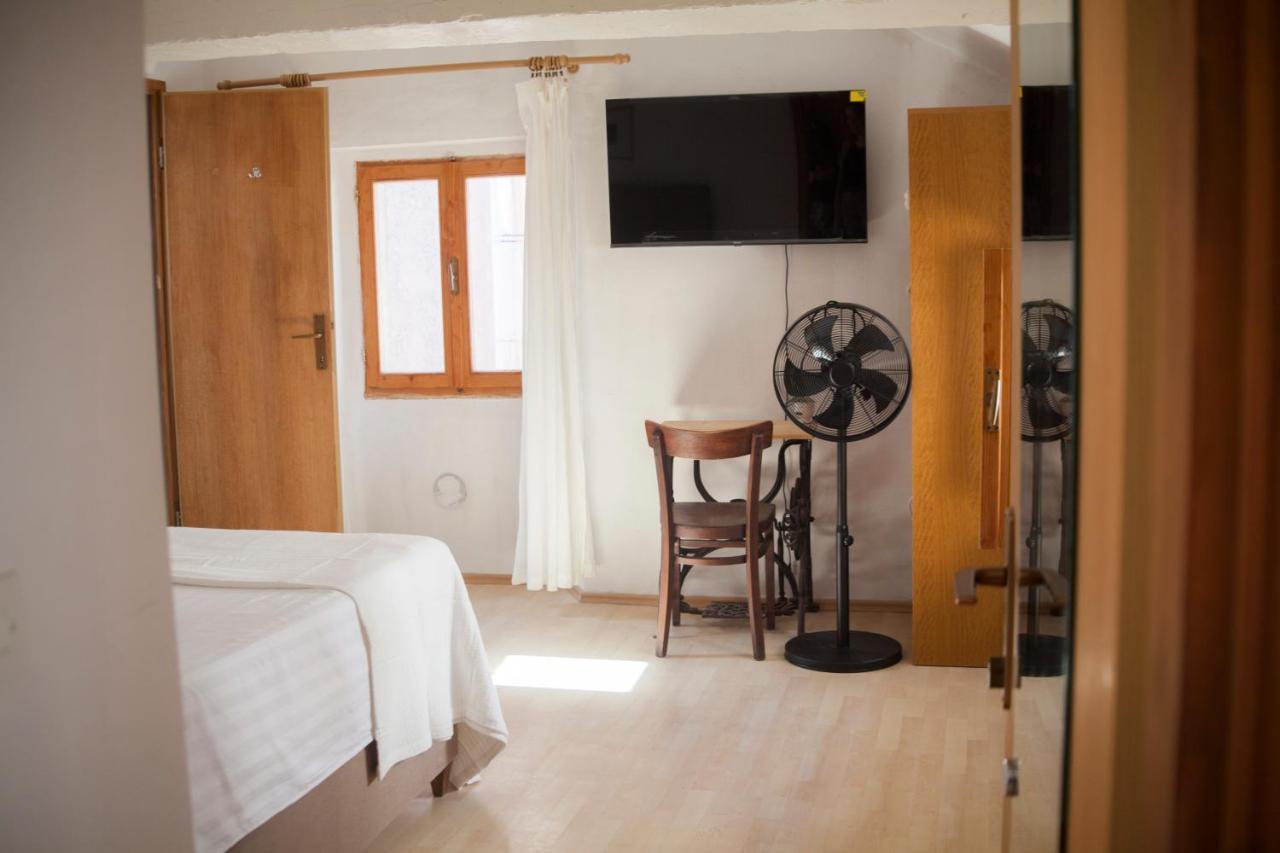 Amarilis Rooms グロジュニャン エクステリア 写真