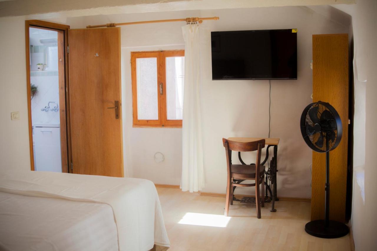 Amarilis Rooms グロジュニャン エクステリア 写真